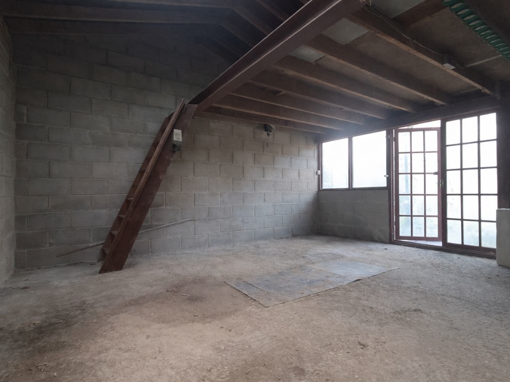 Photo 13- click for photo gallery